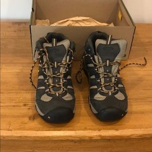 Men’s Keen hiking boots
